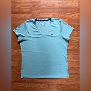 Like NEW XL Under Armour Women's Light Blue V-Neck Top
